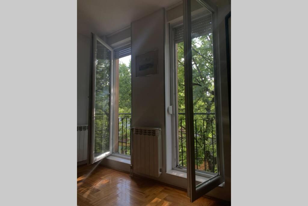 Renovated Cozy Studio 7 At Top Location - Available For Long Term Rentals Újvidék Kültér fotó